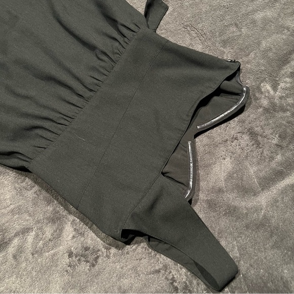 NEVER WORN CLUB MONACO BLACK COCKTAIL DRESS IN SIZE 6 - Picture 4 of 7